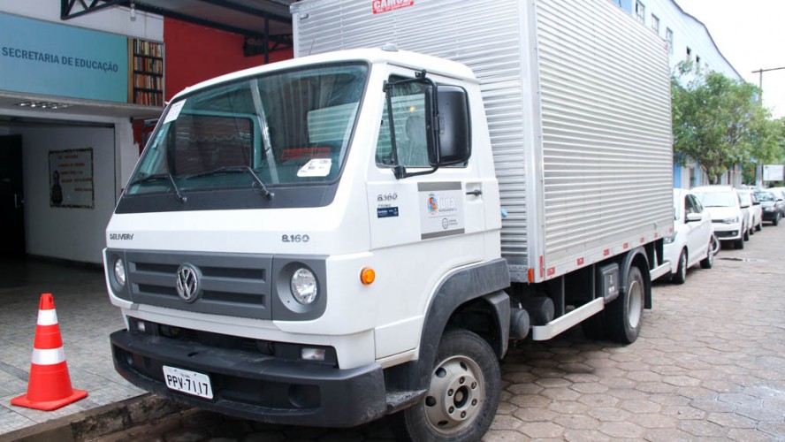 Caminhão isotérmico adquirido pela prefeitura de Iúna para a Secretaria de Educação