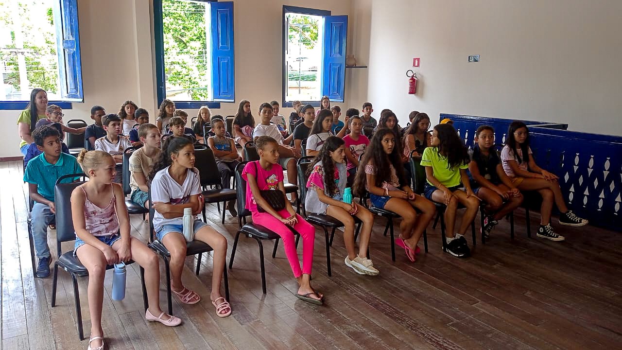 Casa da Cultura recebe visita de alunos da EMEF Delfino Batista Vieira