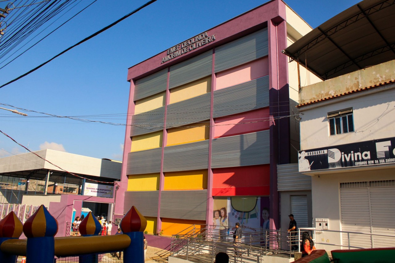 Prefeitura inaugura reforma da escola Deolinda e reafirma compromisso com a educação do município